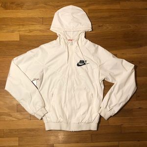 Nike Classic Womens Windrunner (Red Label)